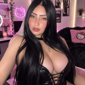 AlanaValencia023 on Cams.com