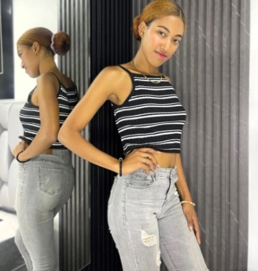 AlishaEbonyy on Cams.com