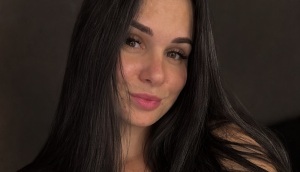 Alison_L on Cams.com