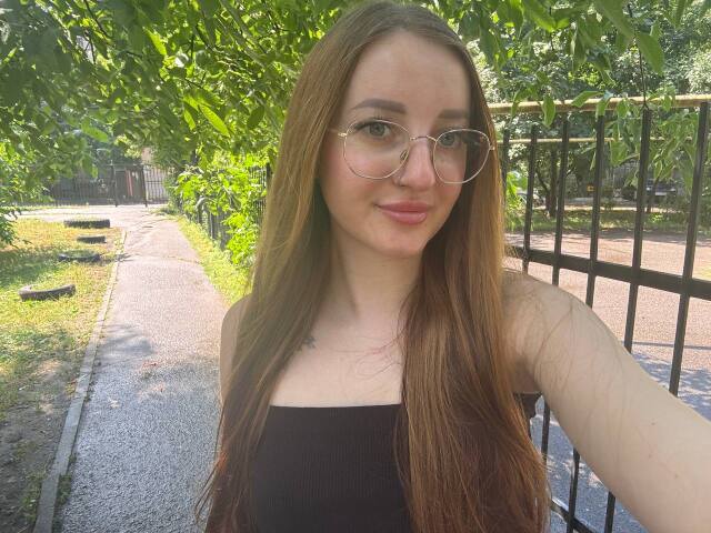 AnnaMill on Cams.com