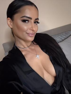 AnneSins on Cams.com