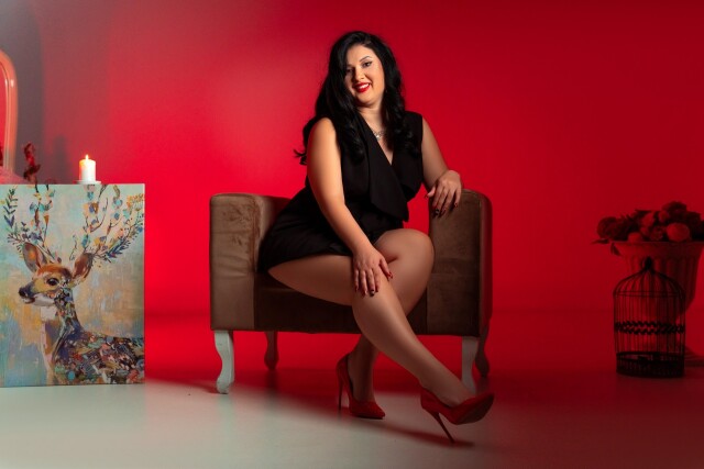 AriannaNixon on Cams.com