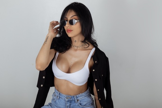 BianncaRibeiro on Cams.com