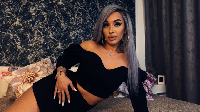 BrandyRoyale on Cams.com