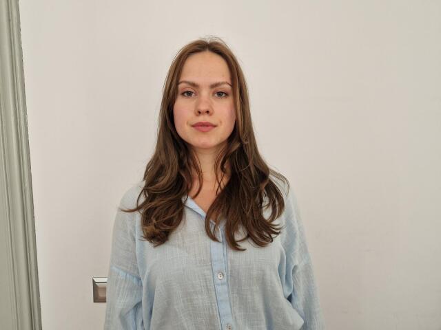 CassieTrue on Cams.com