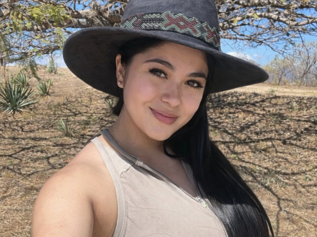 CataleyaJ on Cams.com