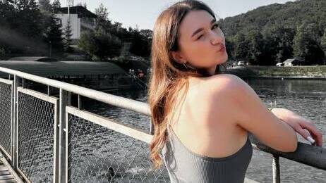 CyrenaLuxee on Cams.com