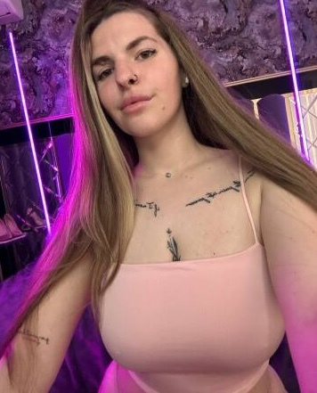 DanielaRe on Cams.com
