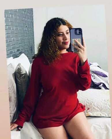 HoneyHips on Cams.com