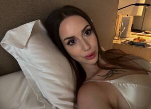 IsabelleDiorr on Cams.com