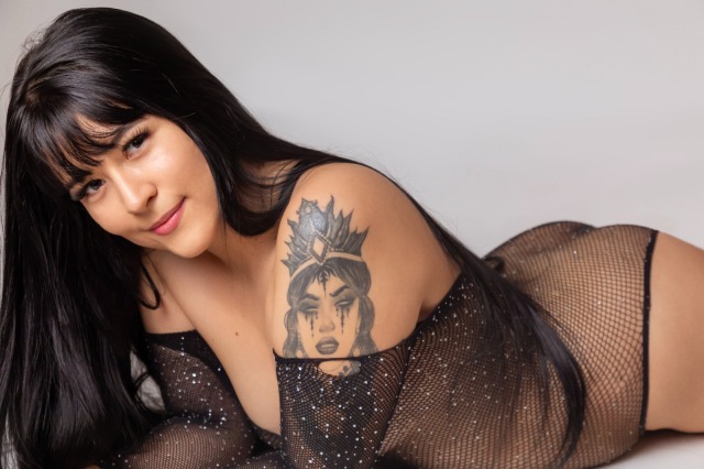 ItzelBloom on Cams.com