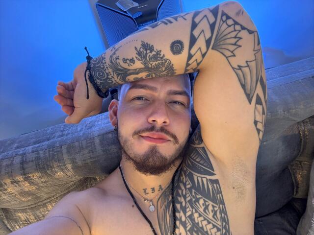 JaxRagnar on Cams.com