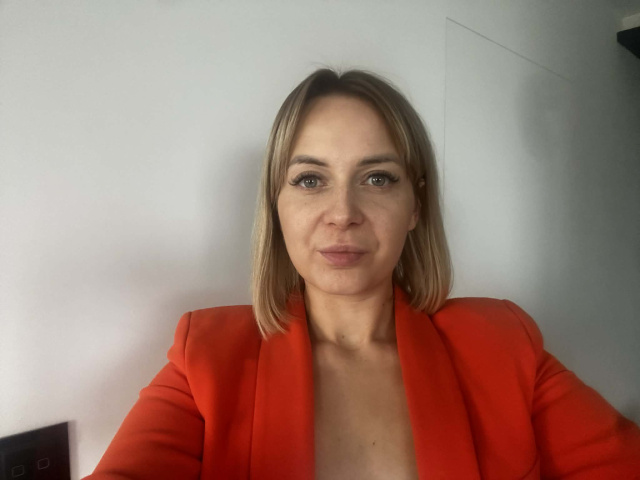 Karenblond on Cams.com