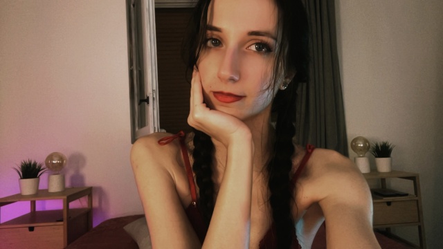 KettyBellyy on Cams.com