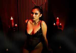 MeiJinng on Cams.com