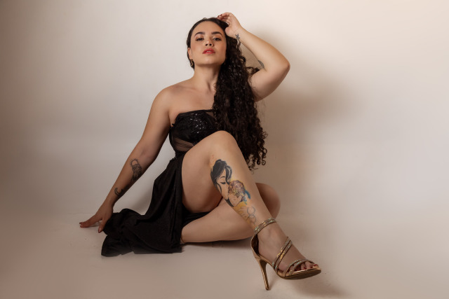 Moonofhades on Cams.com