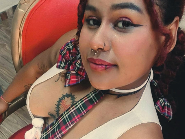 MysticGlow on Cams.com