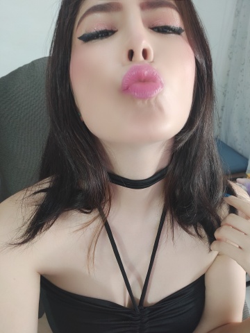 NiaMoonstar on Cams.com