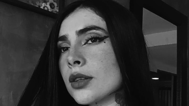 Raven_Star on Cams.com