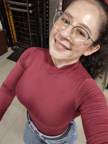 Rosaaperez on Cams.com