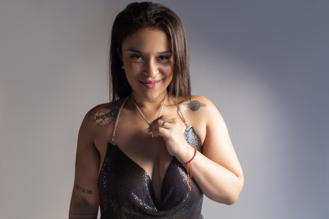 RoxiDiamond on Cams.com