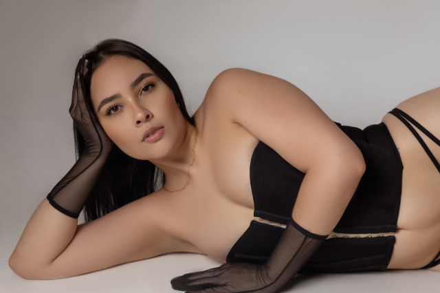 SalomeSloane on Cams.com
