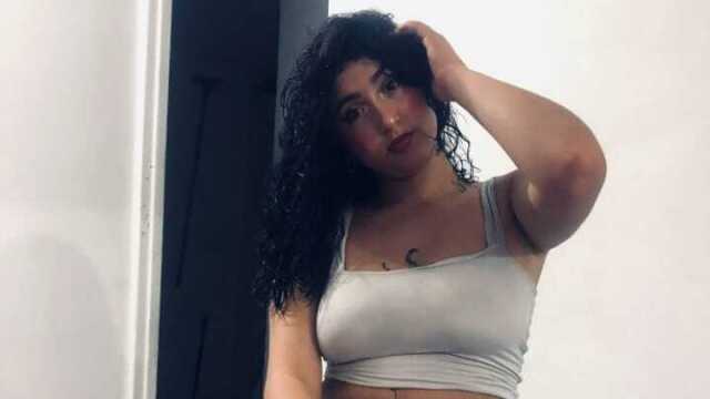 SaraANDLiz on Cams.com