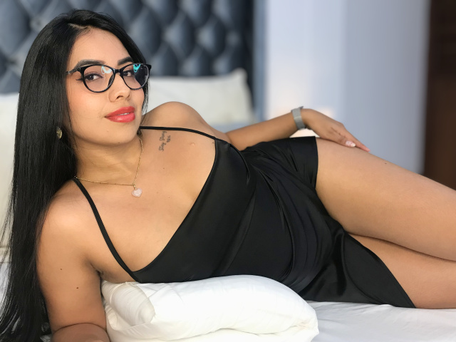 SeleneRose on Cams.com