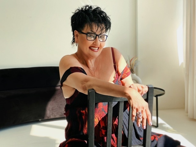 SondraRiddlee on Cams.com