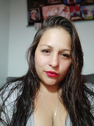 SophyaWoods on Cams.com