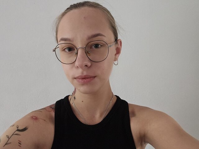 SteshaGlasss on Cams.com