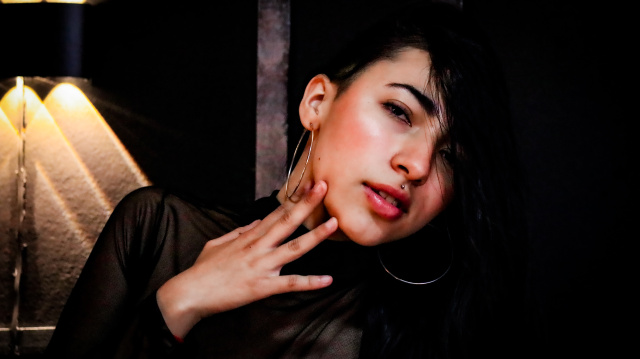 Violett_Bianchi on Cams.com