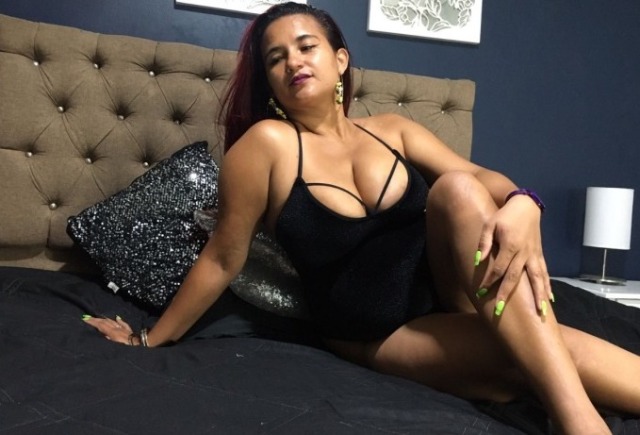 isabelle_green on Cams.com