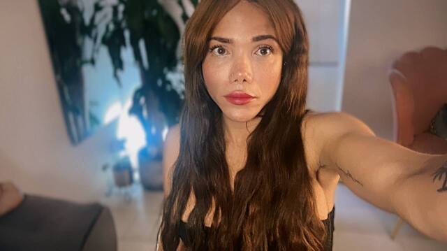 missvaleriewattsTS on Cams.com